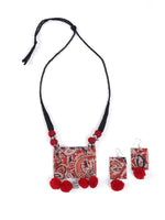 Load image into Gallery viewer, Handcrafted Kalamkari Fabric Necklace Set with Pom Pom
