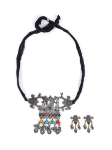 Multicolor Rhinestones Embedded Fabric Closure Metal Necklace Set