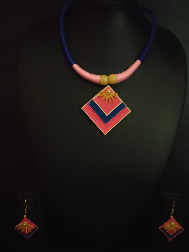Minimalist Elegant Jute Necklace Set with Thread Closure