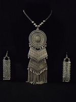 Load image into Gallery viewer, Statement Long Chain Tribal Necklace Set
