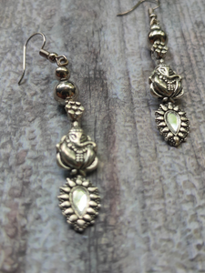 Petite Metal Necklace Set with Ganesha Motifs