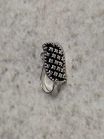 Load image into Gallery viewer, Three Flower Motifs Oxidized Silver-Plated Clip On Nosepin
