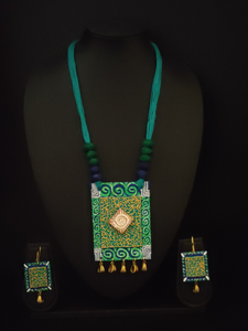 Classic Turquoise Fabric Necklace Set