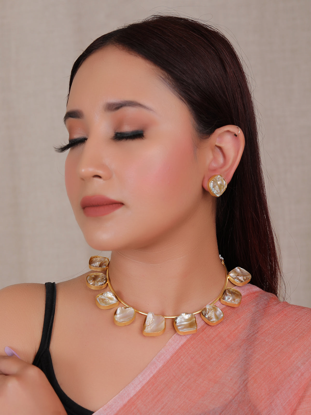 Baroque Pearls Natural Gemstones Embedded Gold Toned Brass Necklace Set