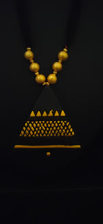 Load image into Gallery viewer, Triangular Terracotta Necklace Set
