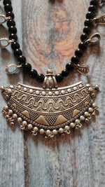 Load image into Gallery viewer, Intricately Detailed Pendant Necklace Set with Glass Beads
