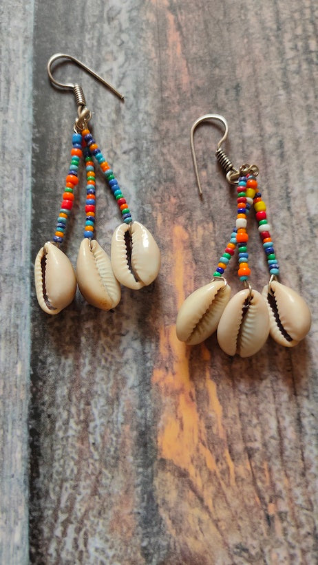 Hand Embroidered Mirror and Shell Work Fabric Necklace Set