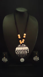 Load image into Gallery viewer, Monochrome Hand Painted Fabric Necklace Set with Wooden Beads
