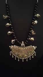 Load image into Gallery viewer, Intricately Detailed Pendant Necklace Set with Glass Beads
