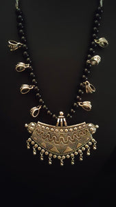 Intricately Detailed Pendant Necklace Set with Glass Beads