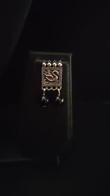 Intricately Detailed Pendant Necklace Set with Glass Beads