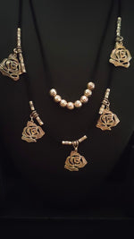 Load image into Gallery viewer, Petite Rose Motif 2 Layered Necklace Set
