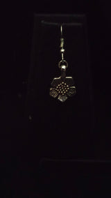 Flower Motifs Fabric Pendant Necklace Set with Metal Strings