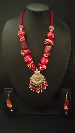 Load image into Gallery viewer, Vibrant Beads, Stones and Fabric Thread Closure Necklace Set
