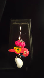 Load image into Gallery viewer, Wooden Birds and Shell Work Elaborate Necklace Set
