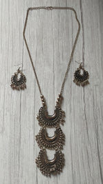 Load image into Gallery viewer, Long Chain Oxidised Silver 3 Layer Pendant Necklace Set
