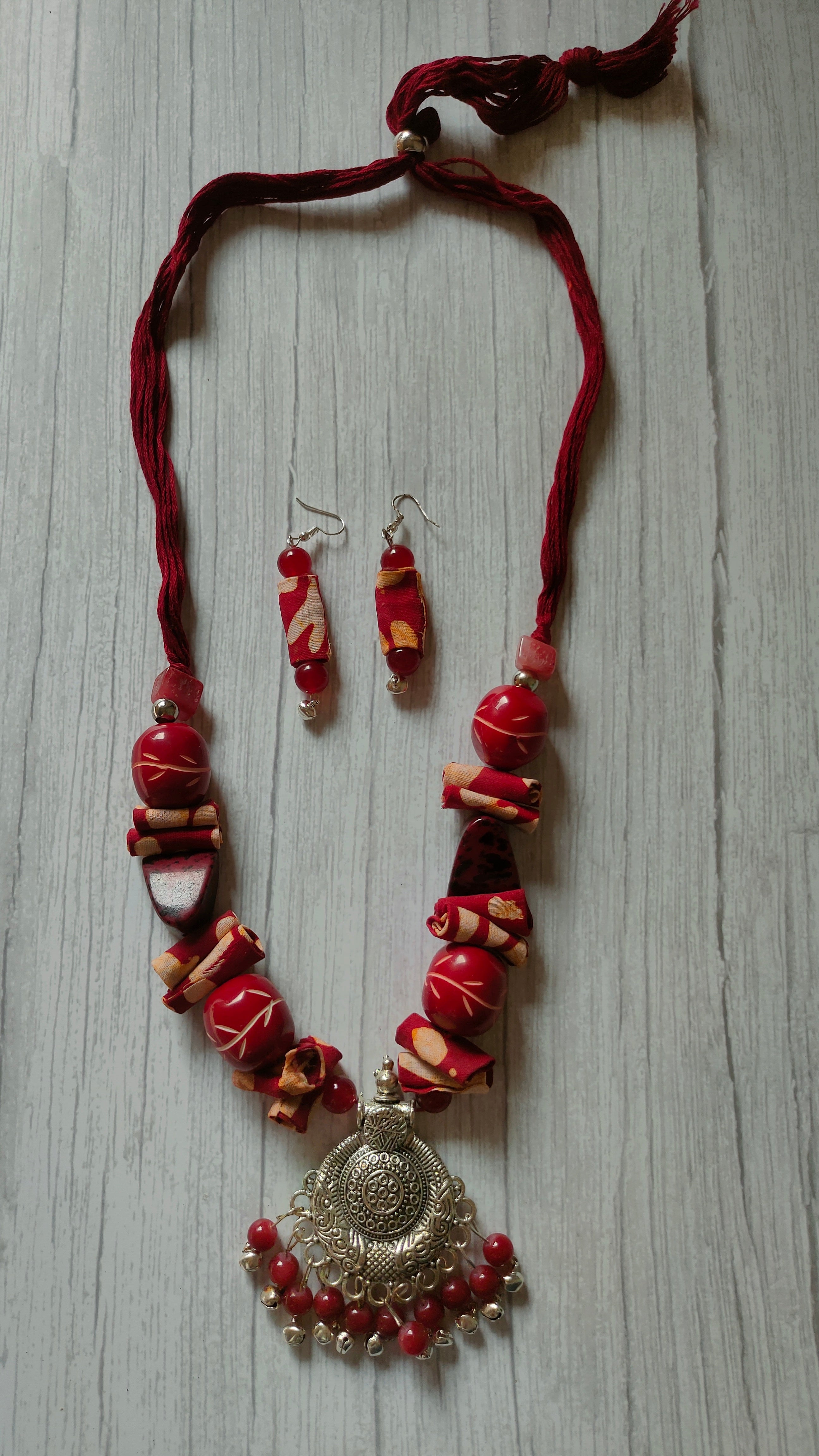 Vibrant Beads, Stones and Fabric Thread Closure Necklace Set