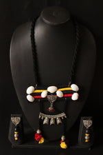 Load image into Gallery viewer, Fabric and Shell Work Metal Charms Necklace Set
