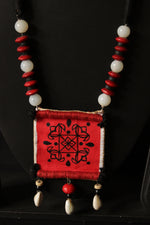 Load image into Gallery viewer, Jade Beads, Wooden Beads and Shell Work Hand Painted Fabric Necklace Set
