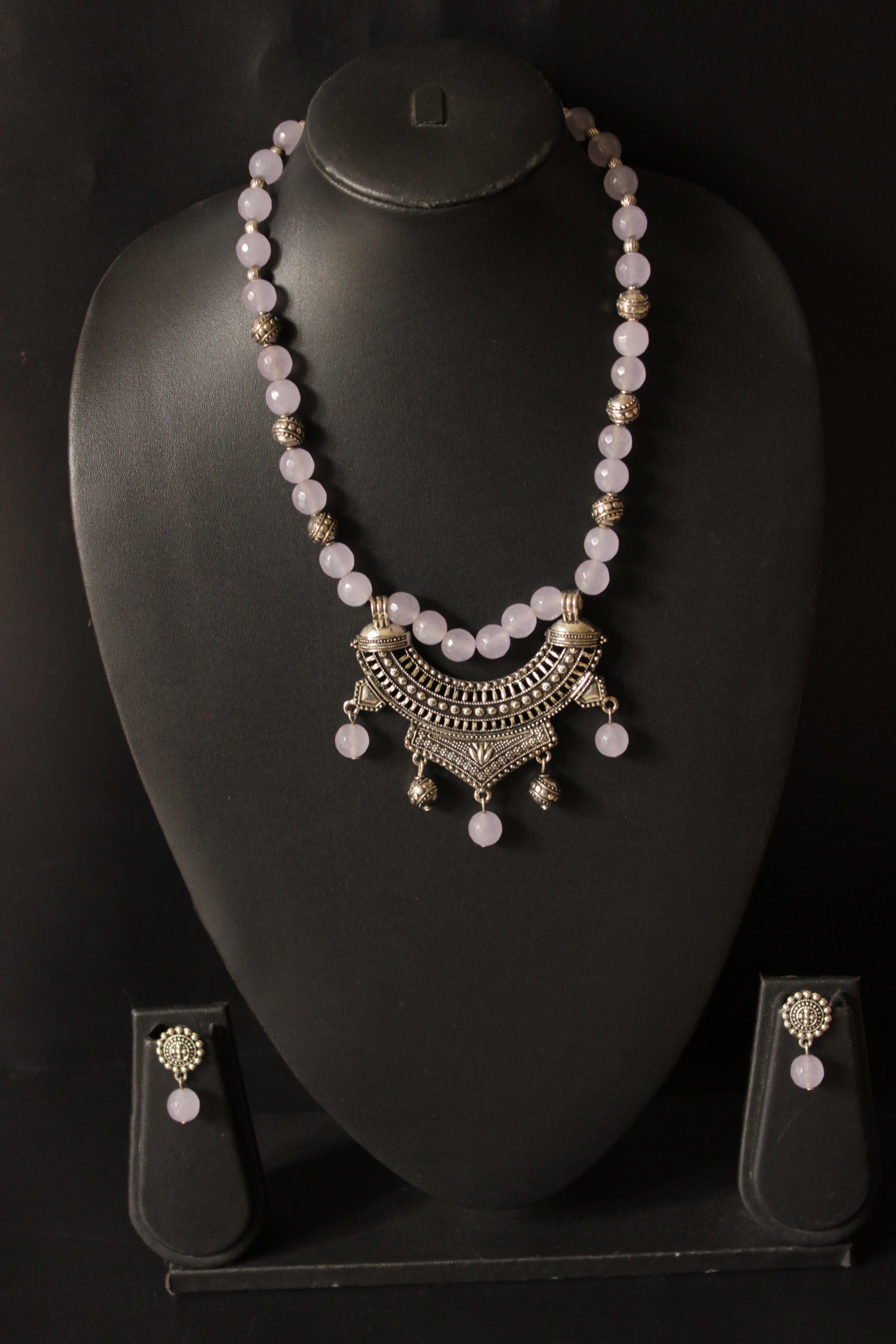 White Jade Beads and Elaborately Detailed Metal Pendant Necklace Set