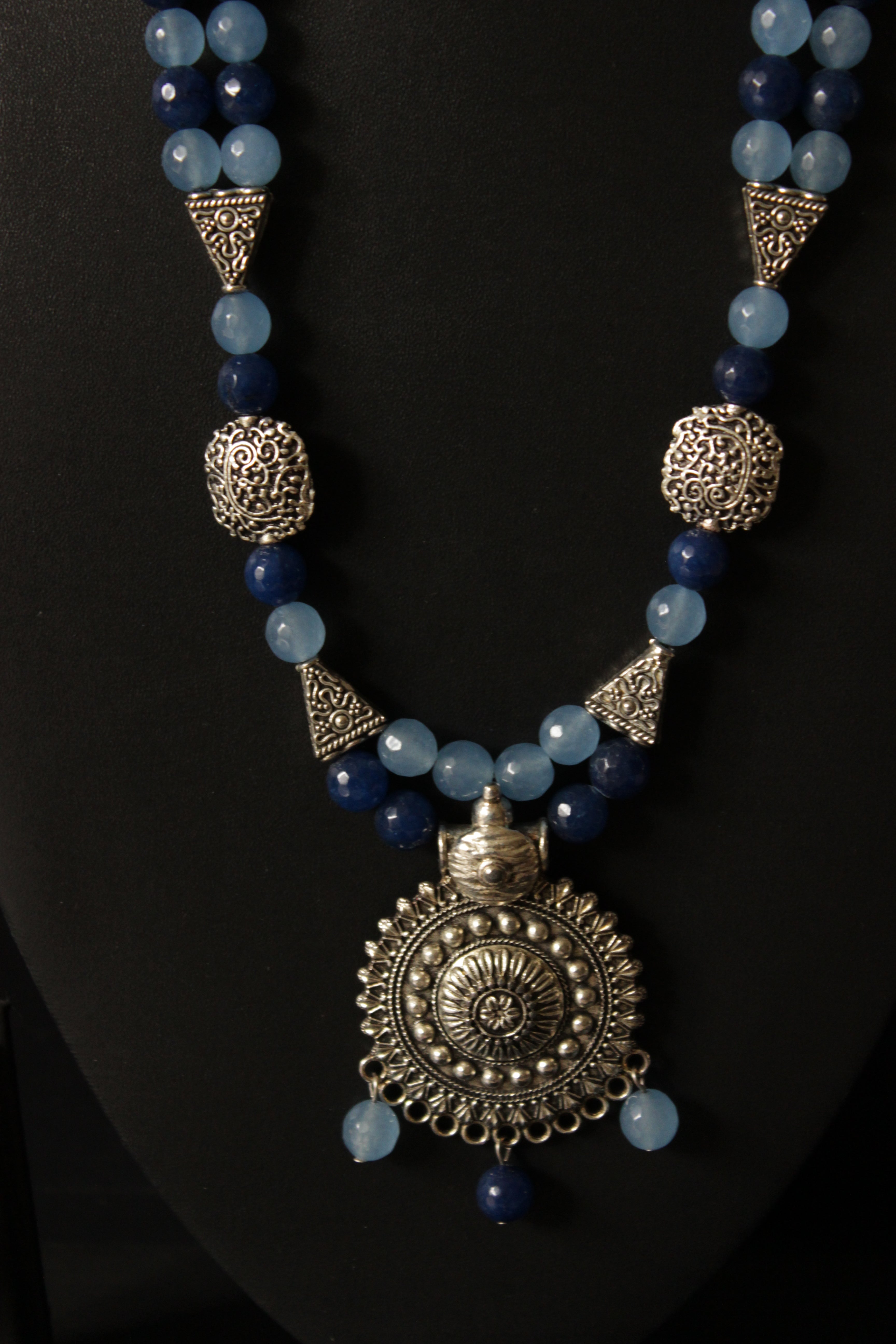 Shades of Blue Jade Beads Metal Pendant Necklace Set