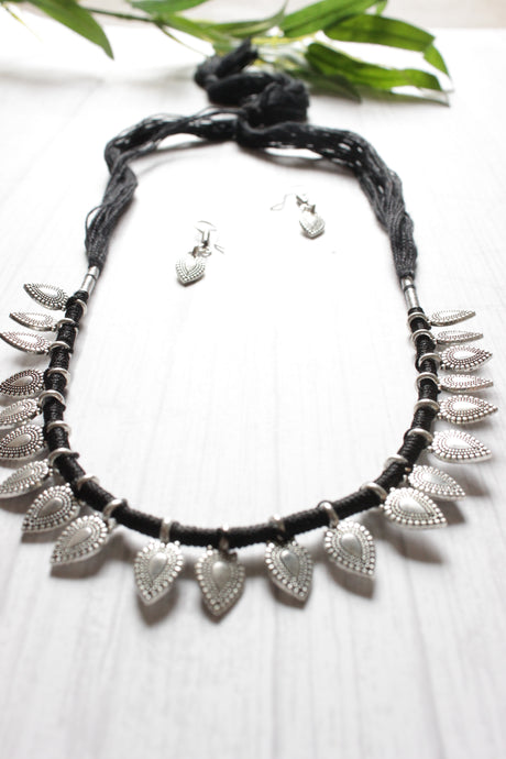 Delicate Leaf Motifs Black Thread Braided Necklace Set