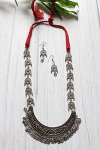 Long Chain Half Moon Shape Pendant Necklace Set With Thread Closure