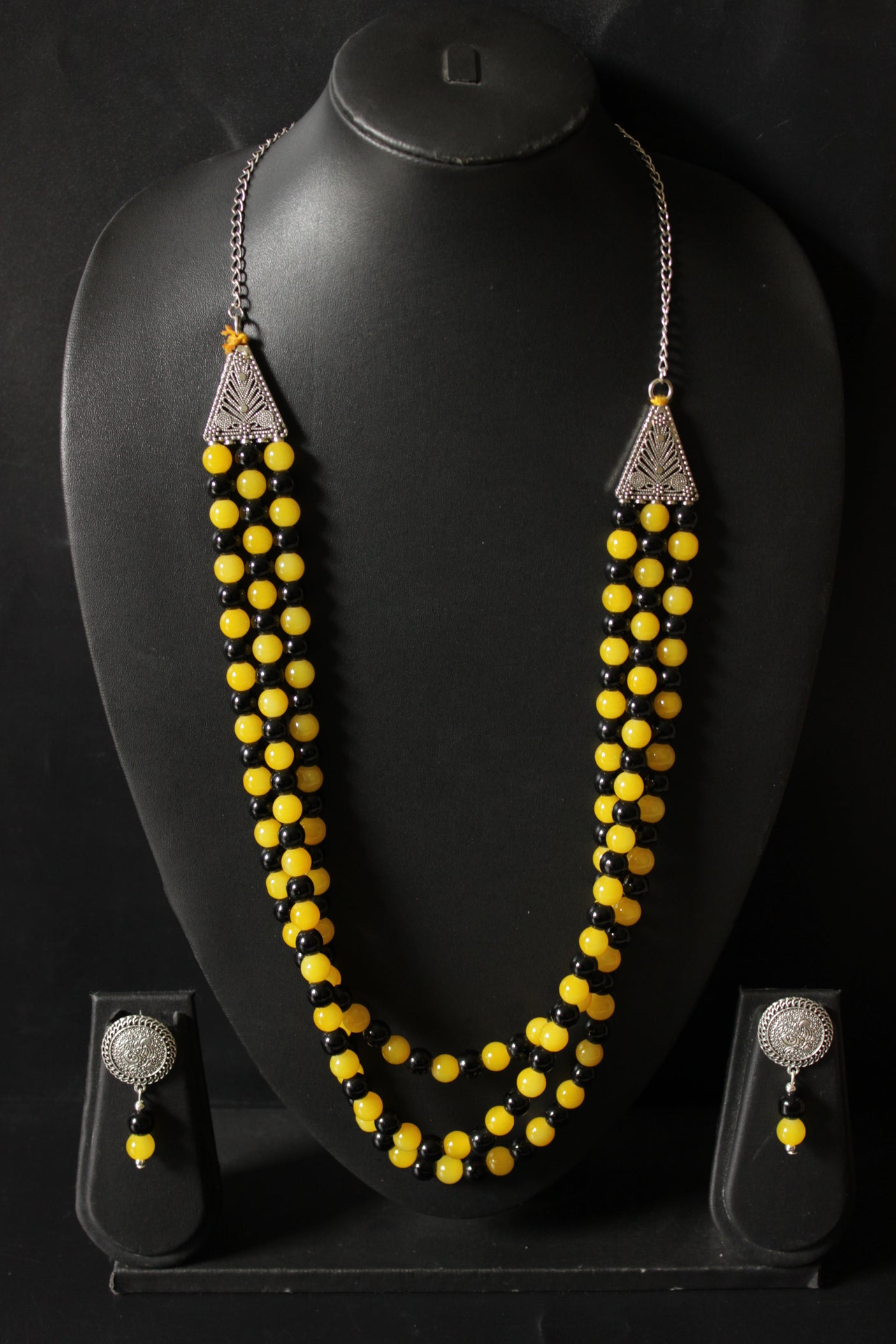 Black and Yellow Glass Beaded 3 Layer Necklace Set