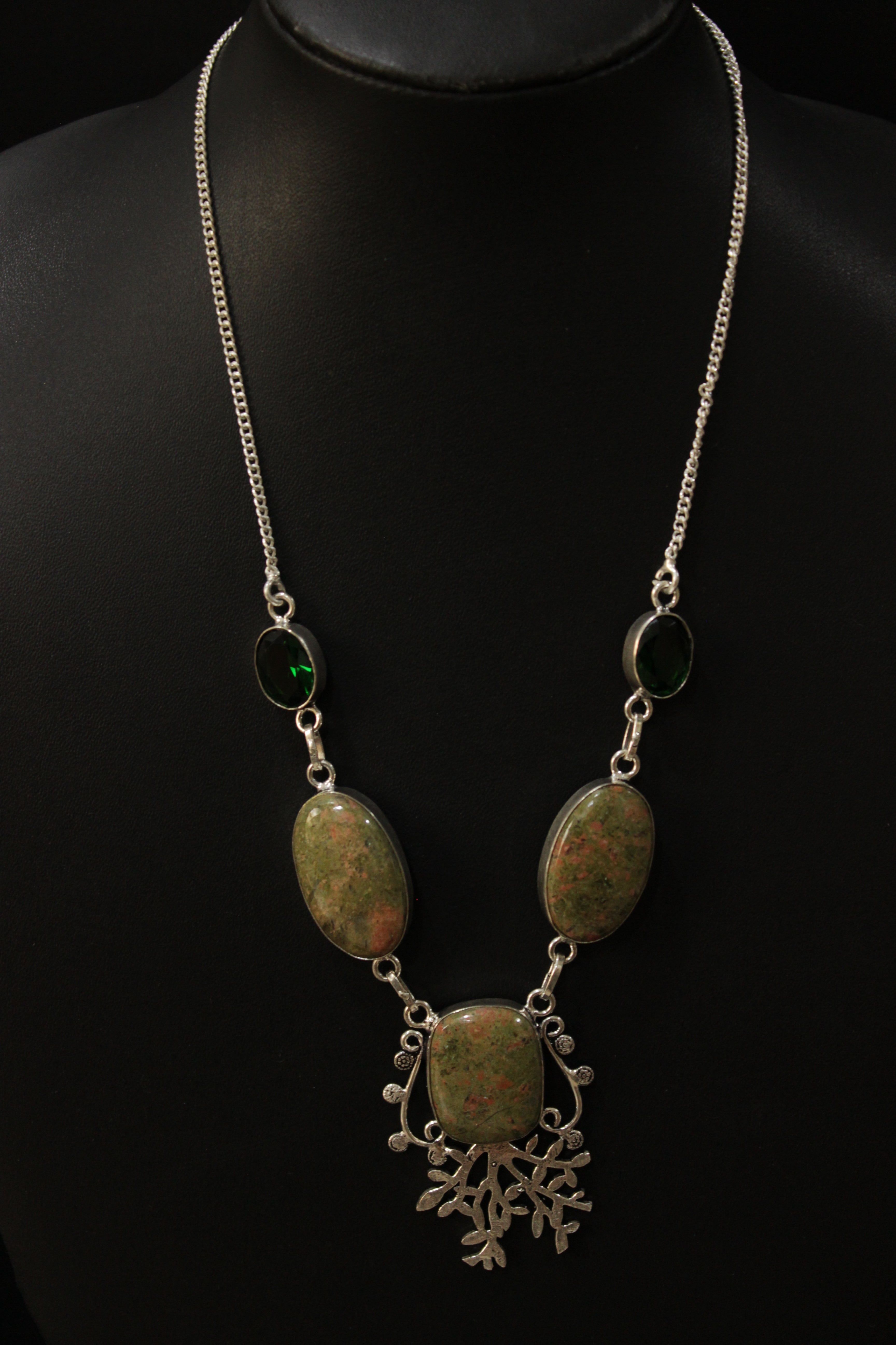 Unakite Chrome Diopside Quartz Natural Gemstone Embedded Silver Plated Necklace