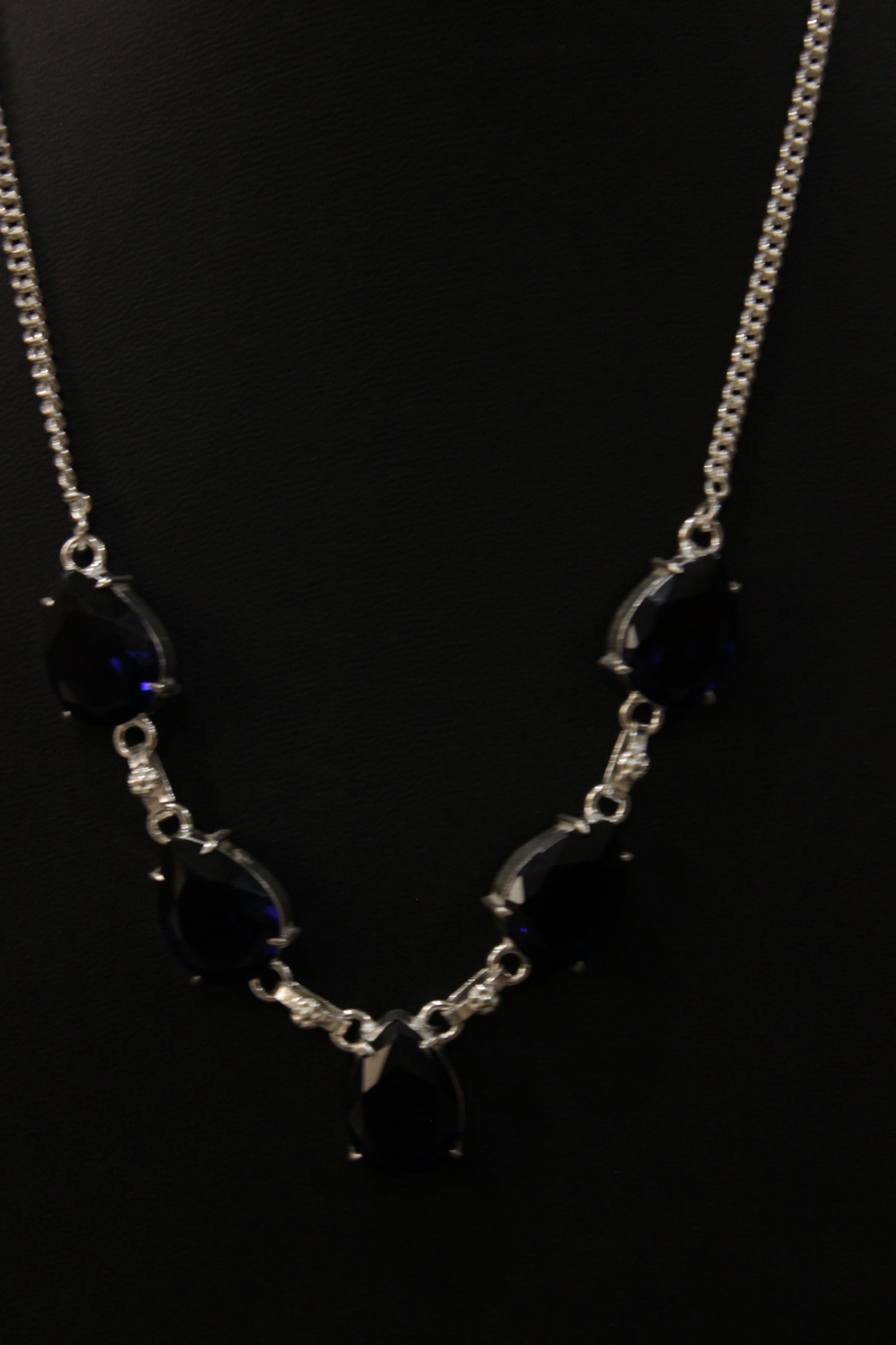 Tear Drop Prong Set Tanzanite Quartz Natural Gemstone Embedded Silver Plated Necklace