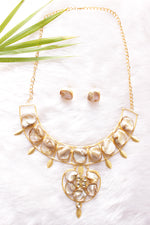 Load image into Gallery viewer, Baroque Pearls Natural Gemstones Embedded Gold Toned Versatile Brass Necklace Set
