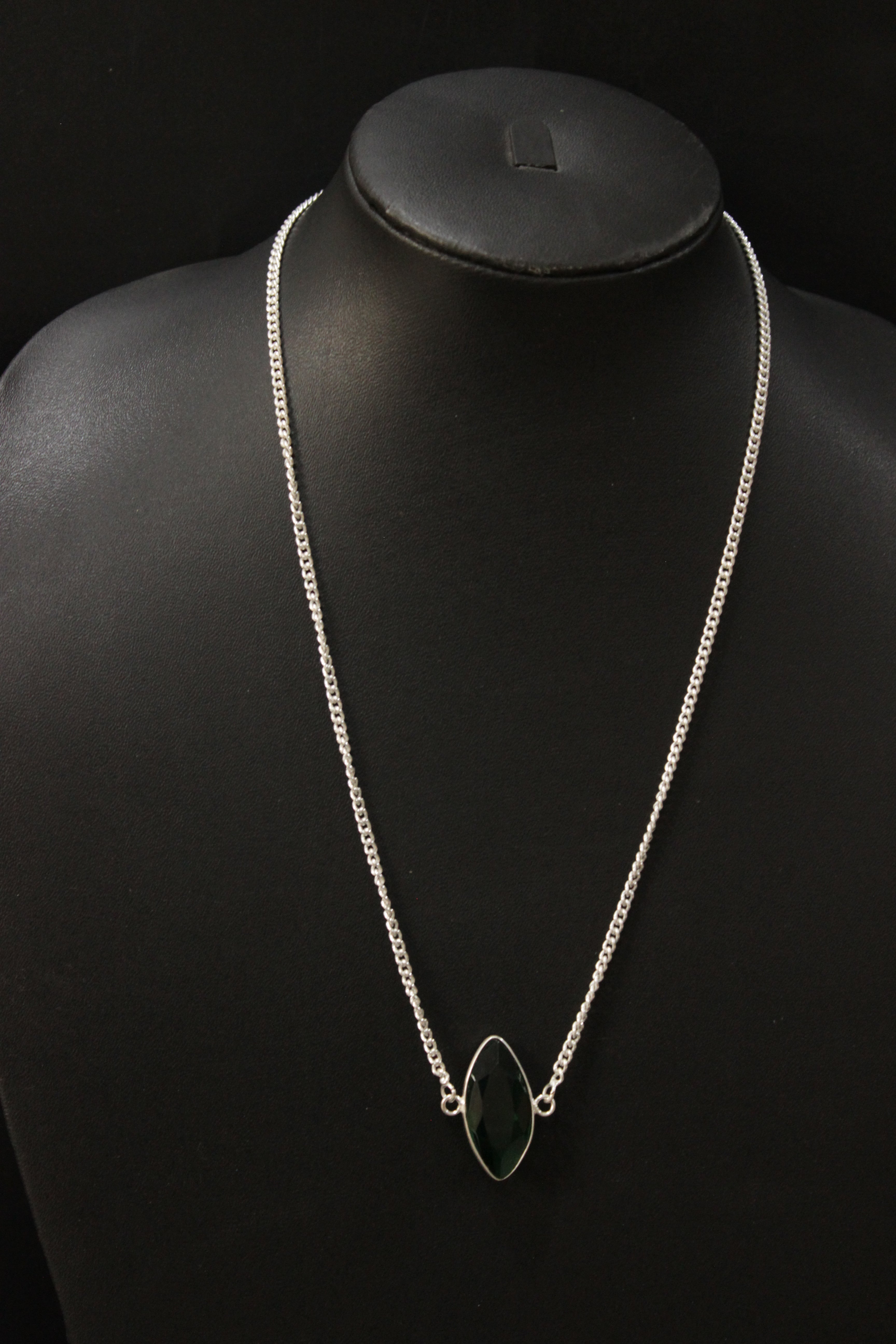 Chrome Diopside Cut Natural Gemstone Embedded Silver Plated Necklace