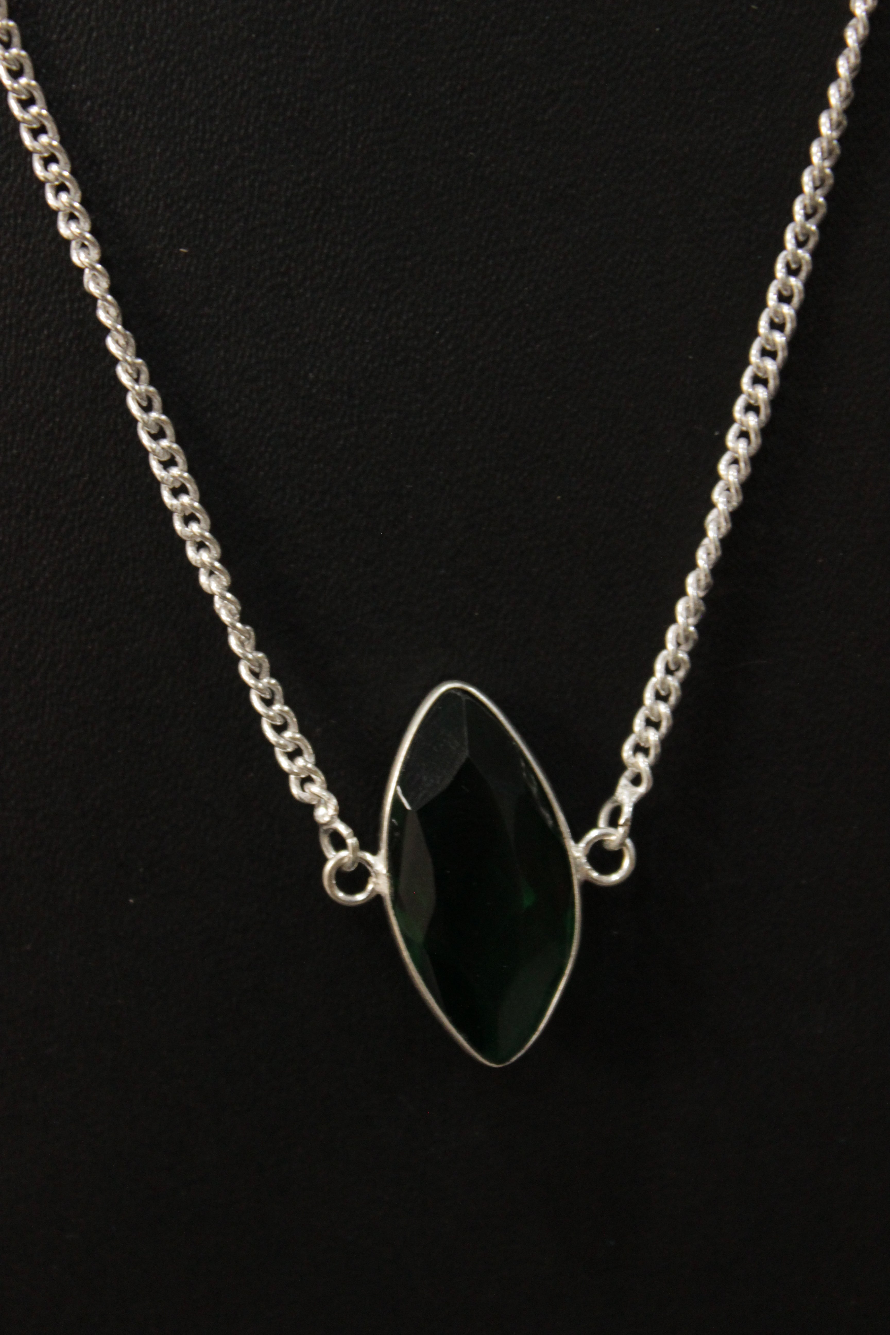 Chrome Diopside Cut Natural Gemstone Embedded Silver Plated Necklace