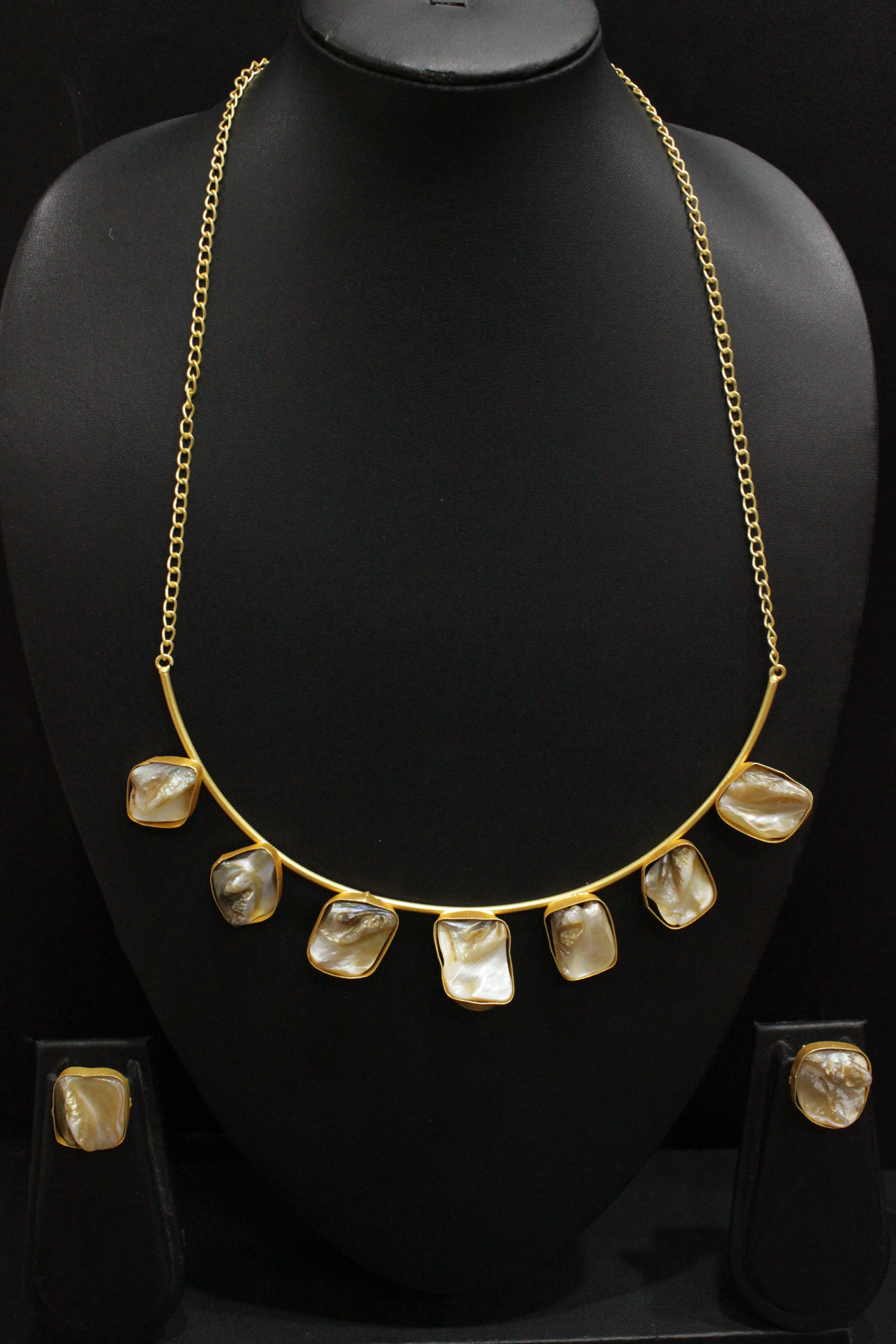 Baroque Pearls Natural Gemstones Embedded Gold Toned Brass Necklace Set