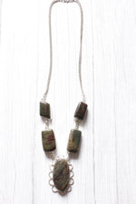 Load image into Gallery viewer, Handcrafted Blood Jasper Natural Gemstone Embedded Necklace
