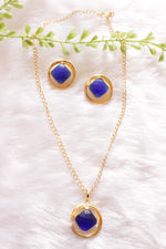 Load image into Gallery viewer, Purple Raw Natural Gemstones Embedded Gold Finish Chain Necklace Set
