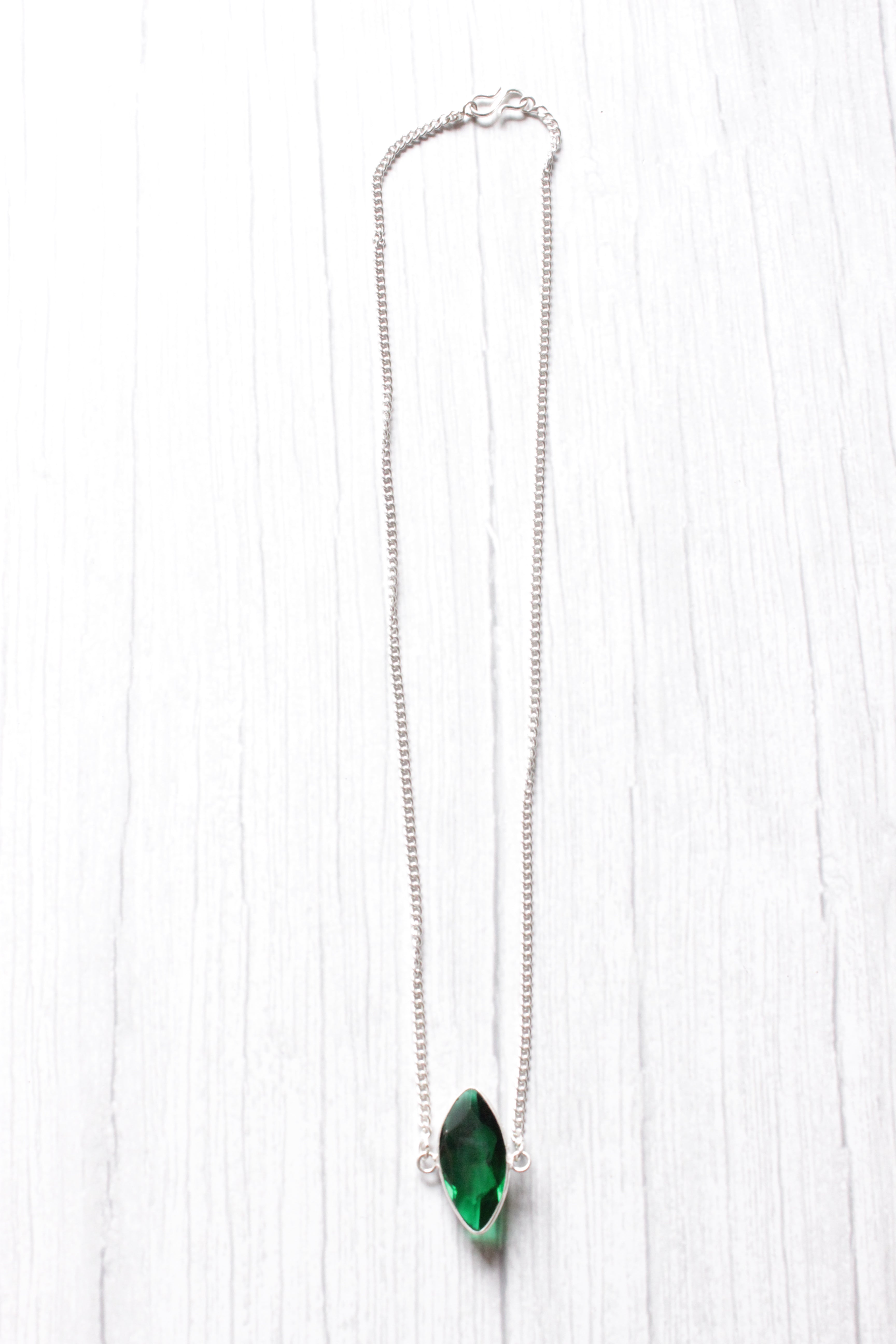 Chrome Diopside Cut Natural Gemstone Embedded Silver Plated Necklace