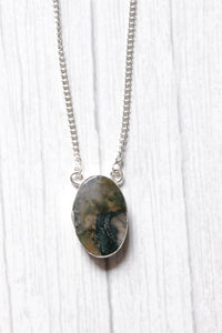 Green Moss Agate Oval Gemstone Embedded Silver Plated Necklace