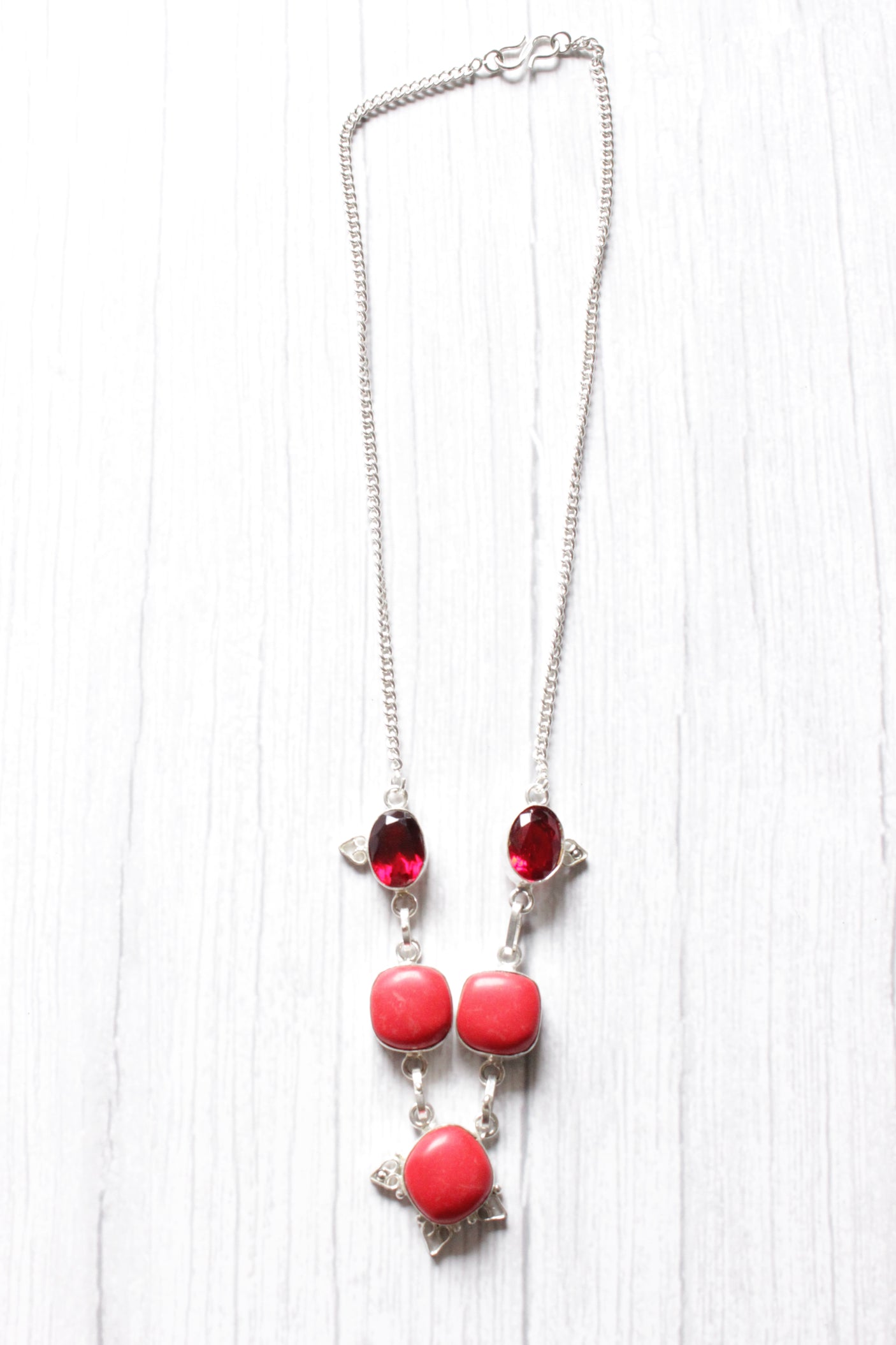 Red Coral Garnet Quartz Gemstone Embedded Silver Plated Necklace
