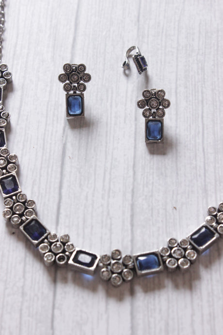 Glass Stones and Rhinestones Embedded Metal Necklace Set with Nosepin