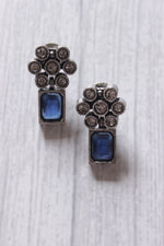 Load image into Gallery viewer, Glass Stones and Rhinestones Embedded Metal Necklace Set with Nosepin
