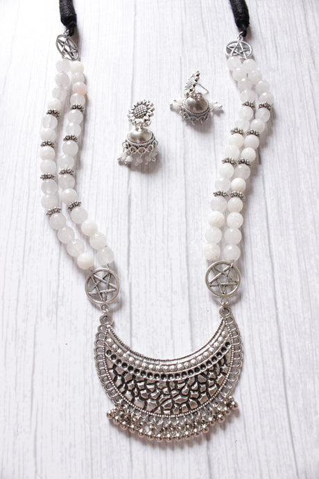 Intricately Detailed Silver Finish Metal Pendant Jade Beads Necklace Set