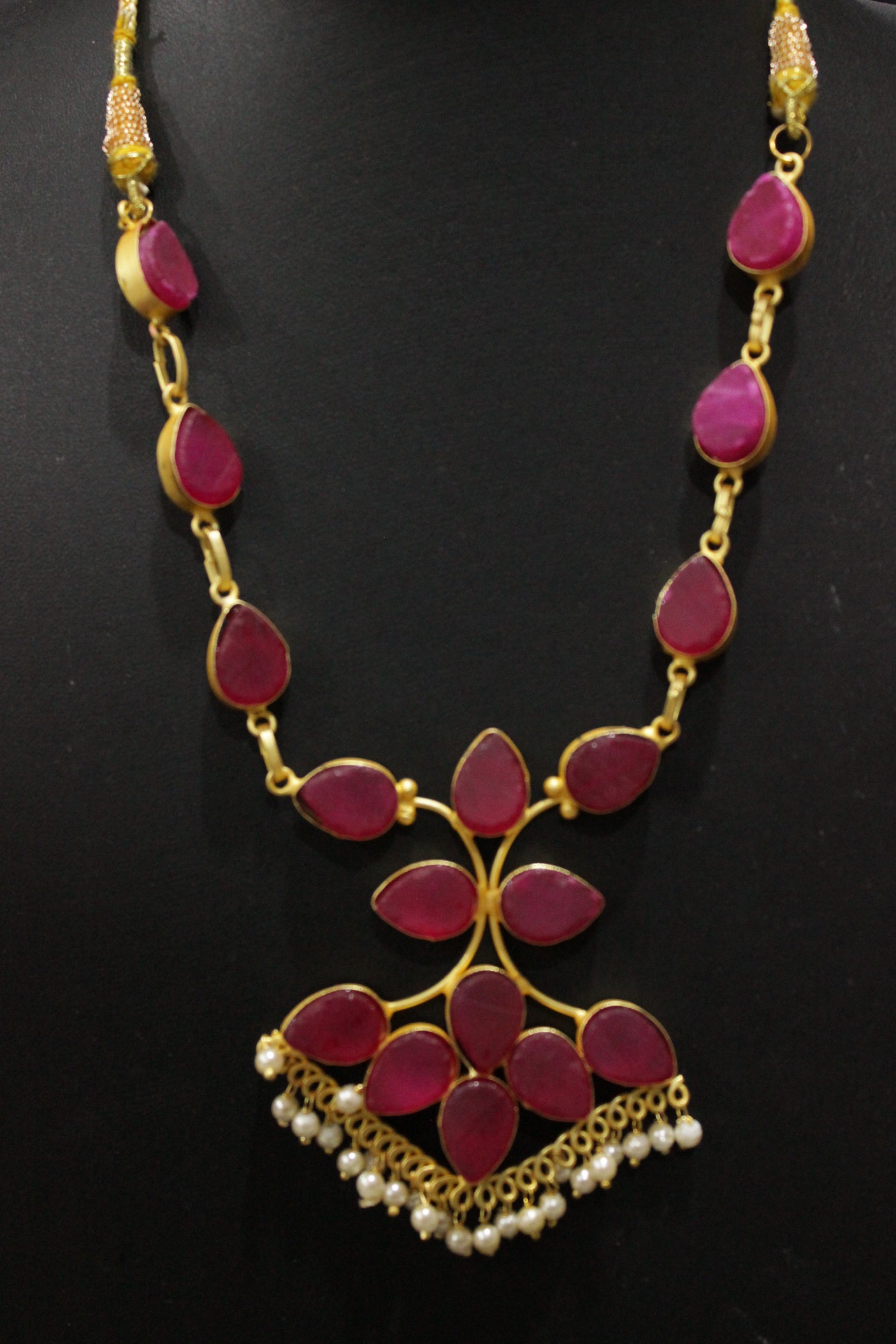 Rose Pink Raw Natural Glass Stones Embedded Gold Toned Adjustable Length Necklace Set