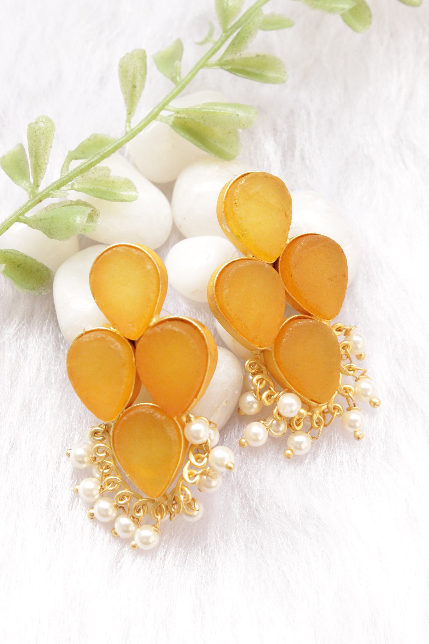Tuscany Yellow Raw Natural Glass Stones Embedded Gold Toned Adjustable Length Necklace Set