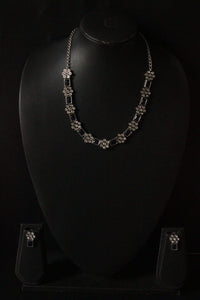 Glass Stones and Rhinestones Embedded Metal Necklace Set with Nosepin