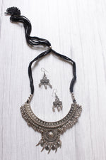 Load image into Gallery viewer, Hasli Style Metal Choker Necklace Set with Thread Closure
