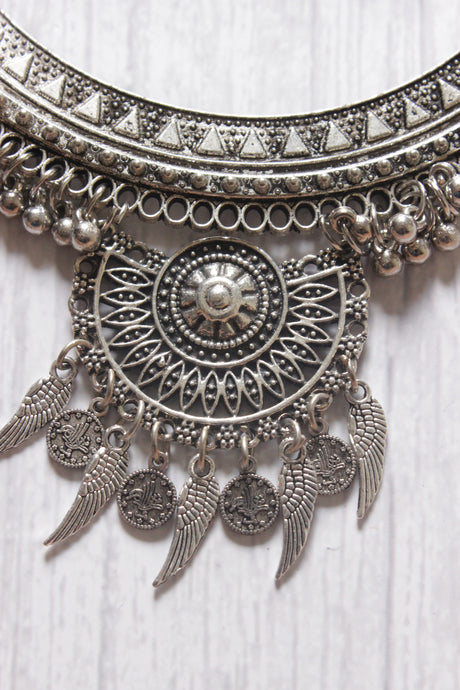 Hasli Style Metal Choker Necklace Set with Thread Closure