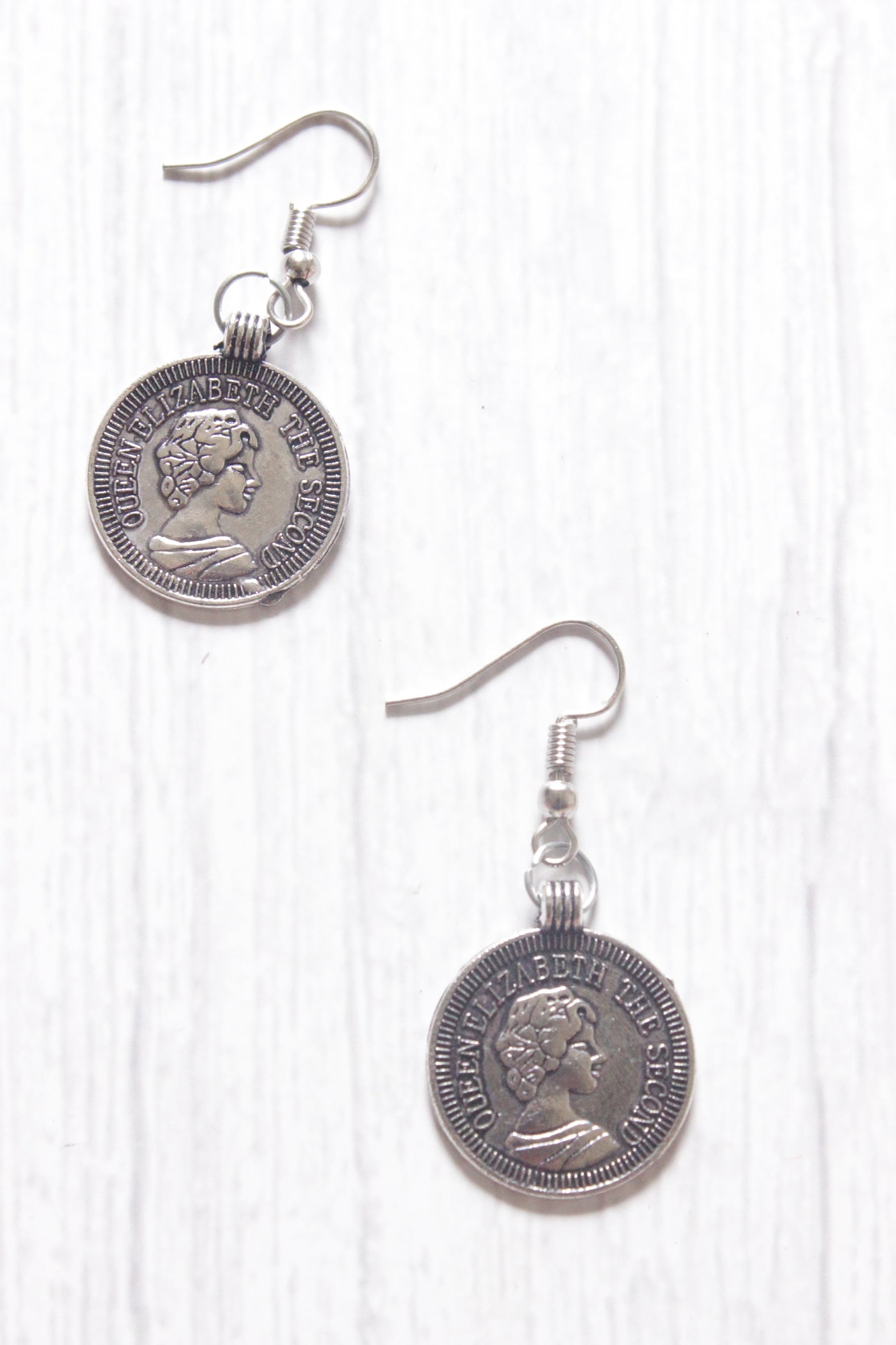 Stamped Coins Thread Closure Choker Necklace Set