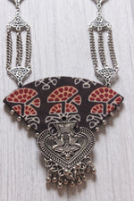 Load image into Gallery viewer, Long Chain Metal Strings Fabric Pendant Necklace Set
