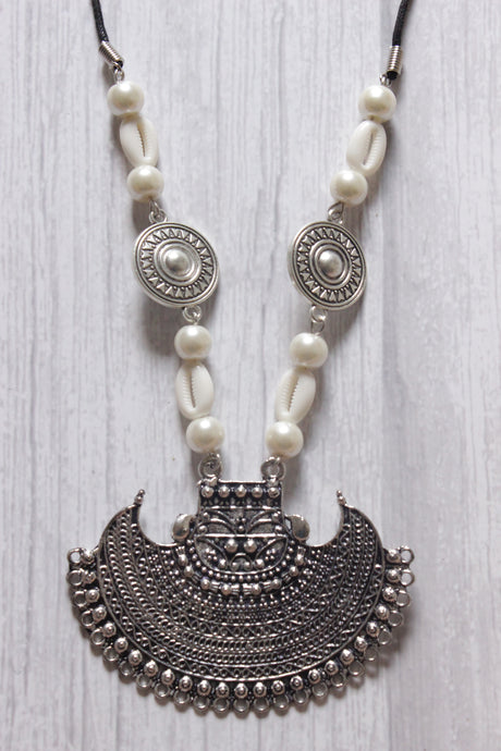 Shell Work Warrior Pendant Rope Closure Necklace Set